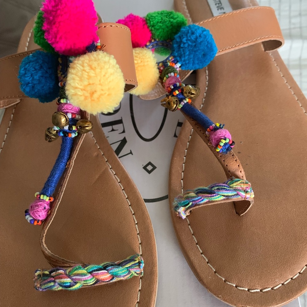 Sandals - Picture 3 of 4